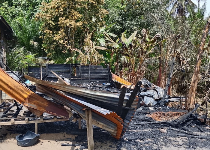 Rumah Sekaligus Warung Manisan Milik Warga Benakat Muara Enim Hangus Terbakar  