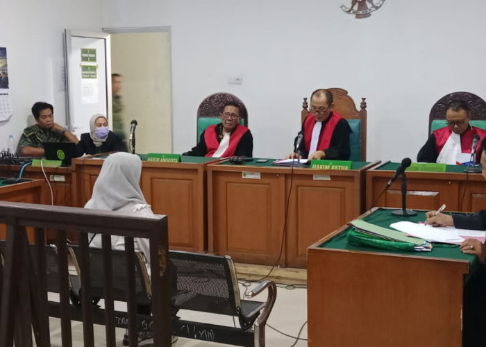 Curi Perhiasan Toko Emas Senilai Rp60 Juta, Iga Delia Pasrah Dihukum 1 Tahun 8 Bulan Penjara