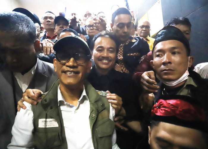 Roy Suryo Ditangkap, Refly Harun Sebut Kasus Ijazah Jokowi Masih Diperdebatkan