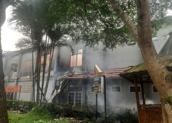  Ini Dugaan Penyebab Gedung Sekolah SMA Negeri 3 Unggulan Kayuagung Hangus Terbakar 