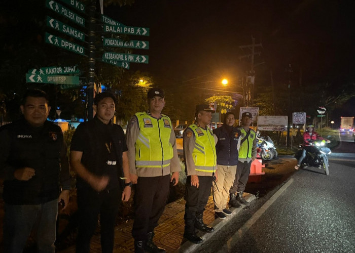 Malam Pergantian Tahun Masyarakat Padati Taman Segitiga Emas Kayuagung