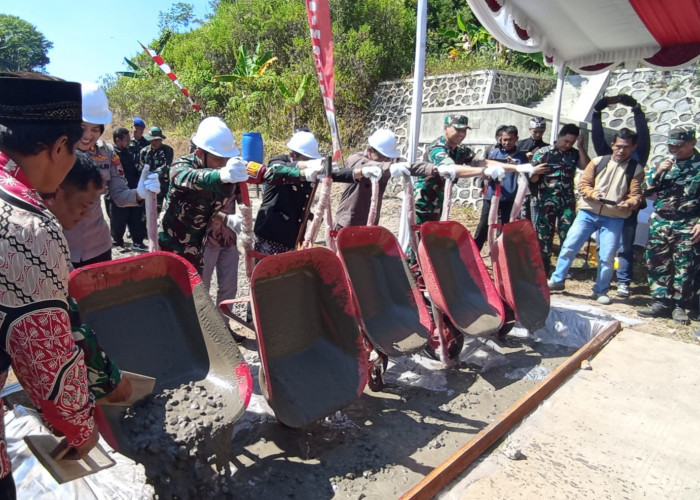 Forkompinda dan Dandim 0714/Salatiga: Doa Bersama Sebelum Lakukan Pengecoran Jalan Desa Cukil