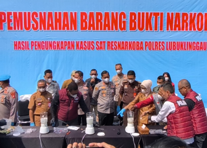 TERCENGANG, Lima Tersangka Ditangkap, Polres Lubuk Linggau Musnahkan 1,39 Kg Sabu Hasil Operasi