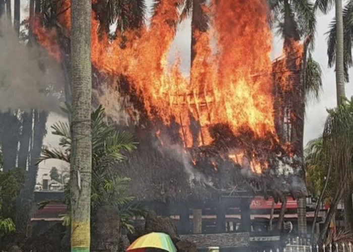 Rumah Adat di Area Monumen Sisingamangaraja XII Terbakar, Polisi Masih Lakukan Penyelidikan