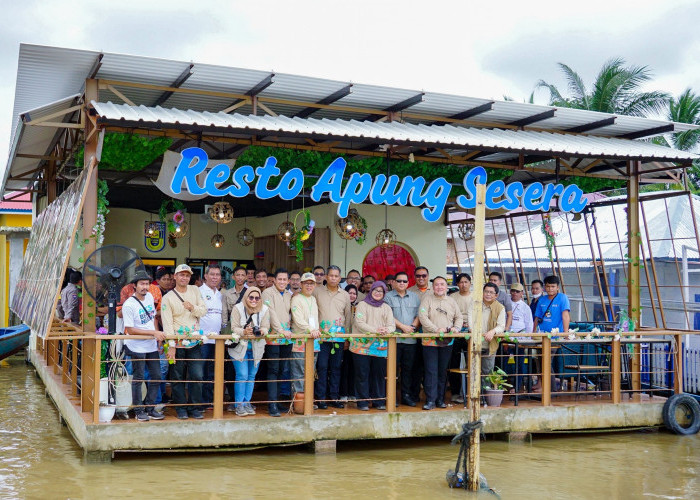 Resto Apung Sesera, Lestarikan Kuliner Khas Palembang