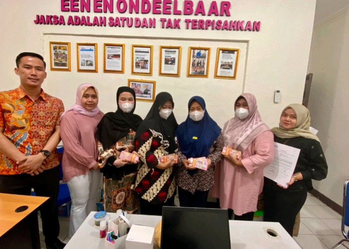 Kejari Terima Penyerahan Uang Titipan Pengganti Kasus Dispora OKI dari Keluarga Terdakwa 
