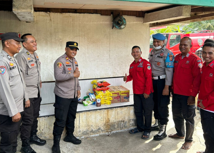 Silaturahmi ke Pondok Kerja Manggala Agni Daops Sumatera XIV/Banyuasin, Kapolsek Pemulutan Berikan Sembako