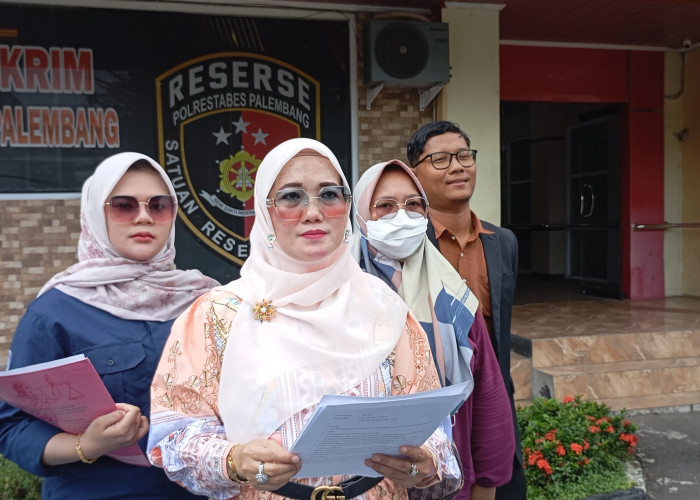 IRT di Palembang Nyaris Akhiri Hidup Terjerat Bunga Besar Dapin, Dipermalukan Data Pribadi Disebar di Medsos 