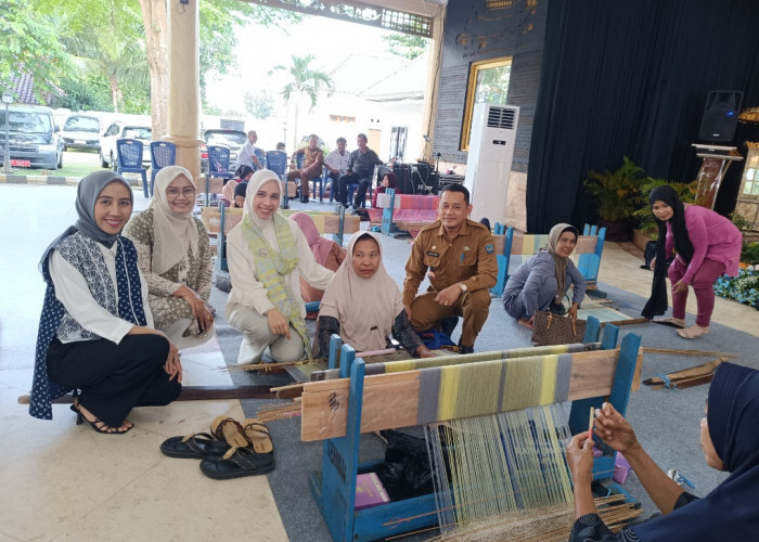 Pengrajin Songket Kabupaten OKI Ikuti Pelatihan, Lestarikan Motif Khas OKI