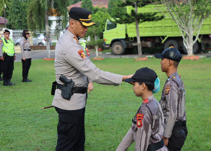 Tradisi Penyambutan Bintara Remaja Polri, Kapolres Ogan Ilir Guyur 15 Personel Baru