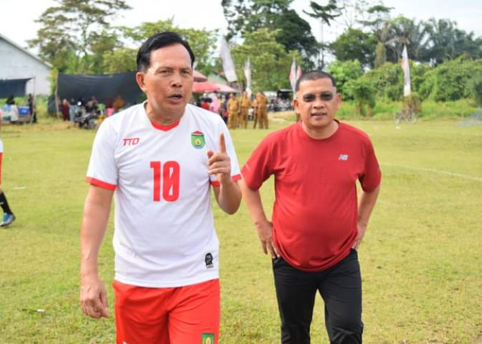 Bupati Muratara - Walikota Prabumulih Gelar Pertandingan Sepak Bola Persahabatan