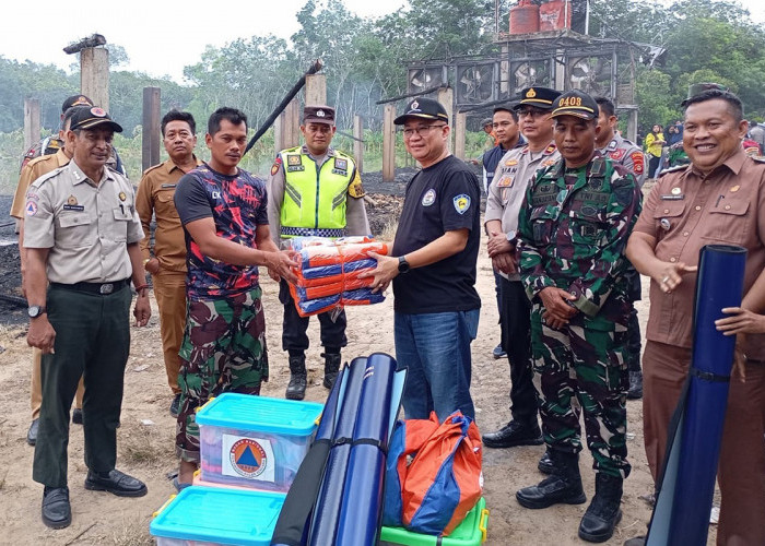 Gerak Cepat! Pjs Bupati OKU Timur Tinjau Lokasi Kebakaran, 9.000 Anak Ayam Hangus Terbakar