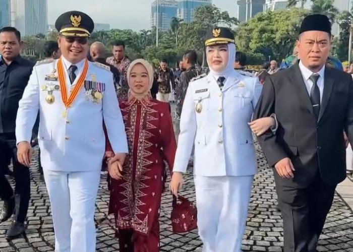 Bupati Askolani Didampingi Putrinya Saat Bersalaman dengan Presiden Prabowo Subianto Usai Pelantikan Serentak