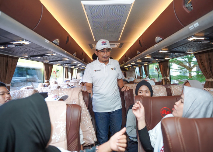 Pusri Berangkatkan Peserta Mudik Gratis, 250 Pemudik  Rasakan Mudik Aman Berbagi Harapan