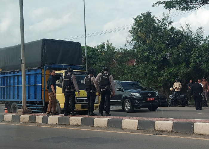 Diduga Angkut BBM Ilegal, Truk Bak Modifikasi Digagalkan Polda Sumsel di Jalan Lingkar Selatan, Sempat Tegang!