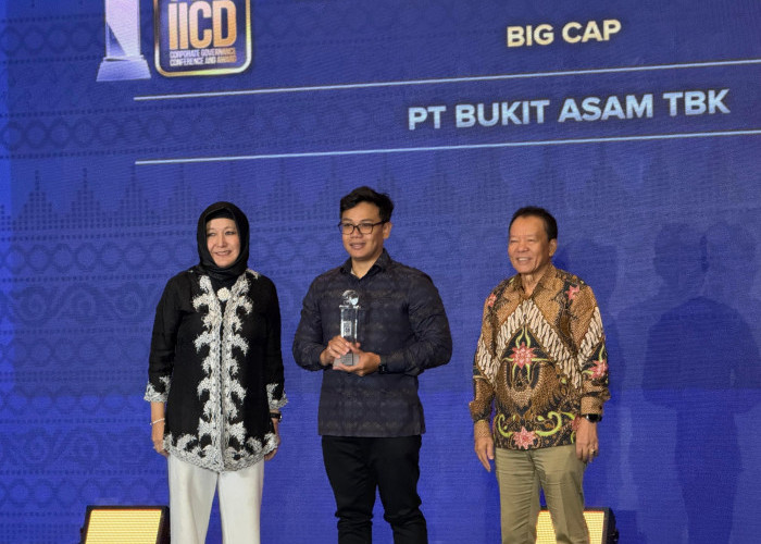 PT Bukit Asam Raih Dua Penghargaan Bergengsi di The 16th IICD Corporate Governance Conference dan Award 2025