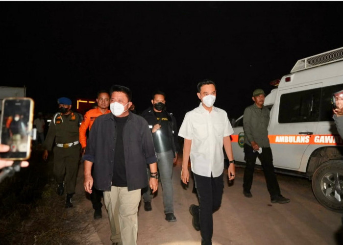 Gubernur Sumsel dan Bupati OKI Bermalam di Posko Karhutla, Semangati Petugas Pemadam