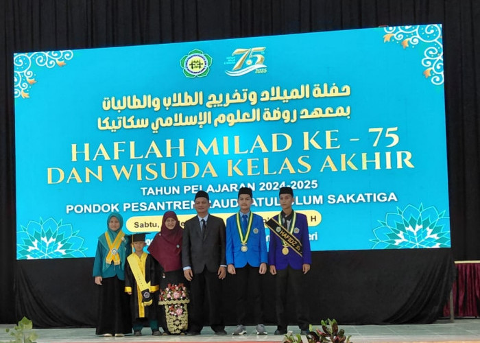 Langka…4 Anak Profesor Wisuda Barengan di Pondok Pesantren Raudhatul Ulum Sakatiga Ogan Ilir