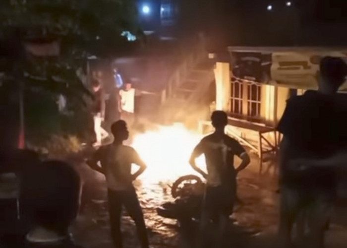 Sepeda Motor Warga Marpen Ogan Ilir Ludes Terbakar, Usai Kena Percikan Api Petasan Saat Rayakan Tahun Baru