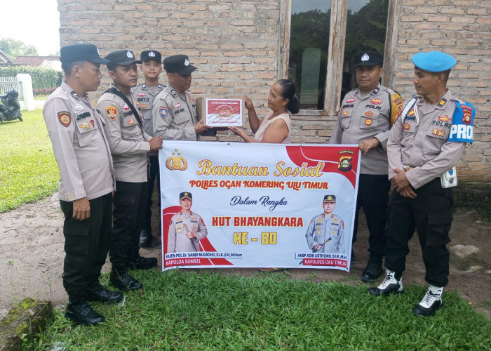 Sambut HUT Bhayangkara ke-80, Polres OKU Timur Bagikan Ribuan Paket Bansos