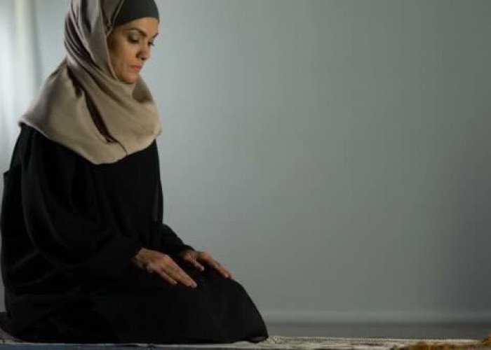 Salat Tarawih Bagi Perempuan Muslimah, di Masjid atau di Rumah? Begini Menurut Hukum Islam