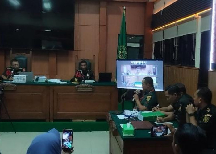 Lihat Saksi Sujud Mohon Terdakwa Dihukum Mati, Kopda Bazarsah dengan Nada Bergetar Sampaikan Maaf 