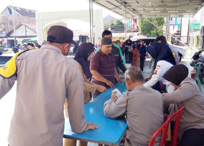 Jaga Kestabilan Pangan di Tengah Masyarakat di Kecamatan SU II Palembang, Sebar 6 Ton Beras Perhari 