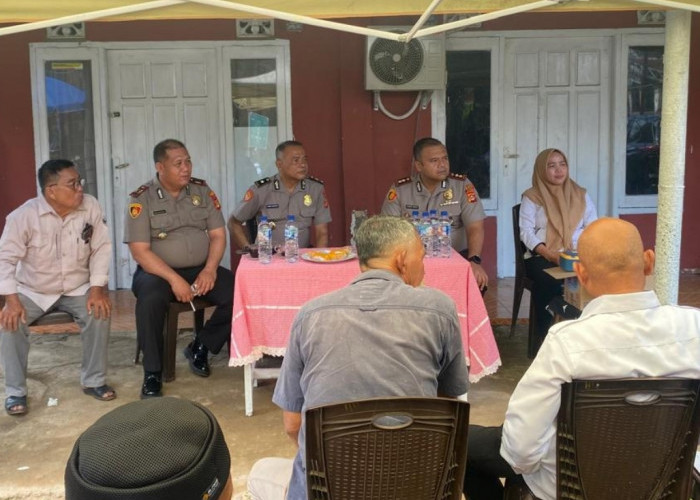 Polres PALI Serap Aspirasi Warga Talang Ubi Lewat Program Bebusek, Upaya Polres PALI Jaga Stabilitas Keamanan
