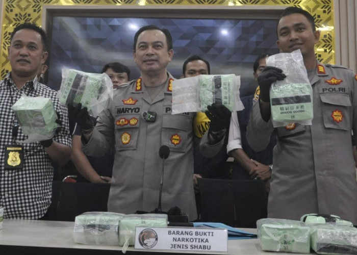 Polisi Amankan 13 Kilogram Sabu-Sabu dalam Lemari dari Rumah Pengedar di Plaju Palembang