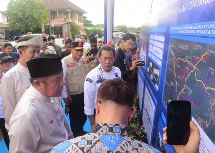 Resmikan Ground Breaking Jalan di PALI, Gubernur HD Targetkan Infrastruktur Dorong Segitiga Emas Sumsel