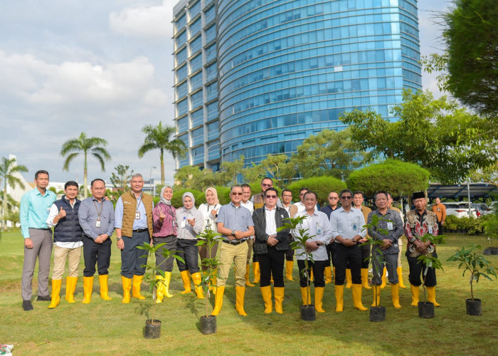Aksi Hijau Dimulai dari Pegawai: Strategi ESG Bank Sumsel Babel Lewat Program 1 Tree 1 Employee