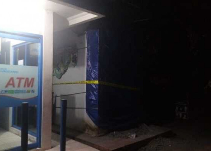 ATM di Kawasan Shopping Kayuagung OKI Terbakar, Mesin Hangus, Uang Dalam Brankas Selamat?