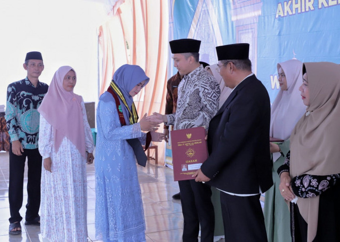 Bupati Ogan Ilir Hadiri Wisuda Akbar Rumah Tahfidz Al-Ikhlas di Kecamatan Tanjung Batu