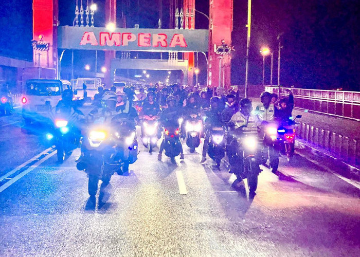 Patroli Tengah Malam Keliling Kota Palembang, Kapolda Sumsel Ajak Ratusan Anggota Klub Motor Jaga Kamtibmas