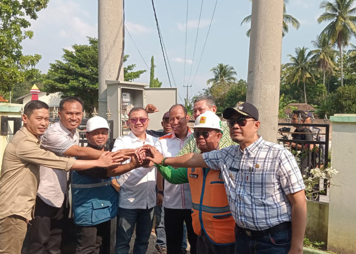 Terangi Martapura, Pjs Bupati OKU Timur Normalisasikan Ratusan Lampu Jalan