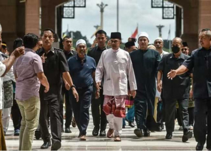 Susun Kabinet Ramping, Ujian Pertama Anwar Ibrahim 