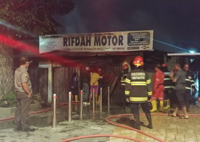 50 Unit Sepeda Motor Bekas dan Puluhan BPKB Ludes Terbakar di Padang