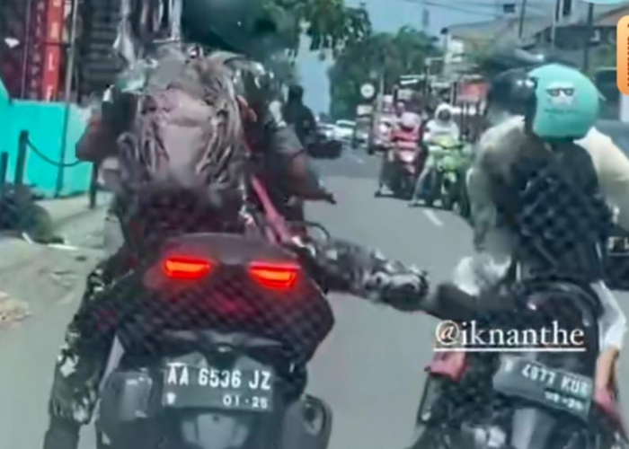 Viral...Oknum TNI Main Tendang Motor Yang di Kendarai Emak-Emak Bonceng Anak, Netizen: Arogan Banget!!!