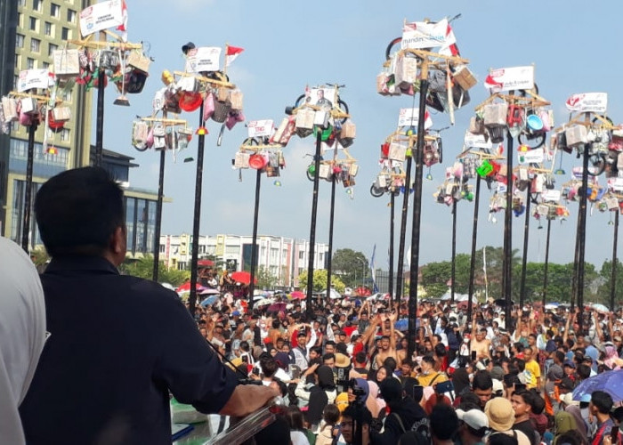 Persiapan HUT RI ke-81! 15 Ide Lomba 17 Agustus Unik untuk Bapak-Bapak dan Ibu-Ibu Kompleks yang Lucu & Hemat