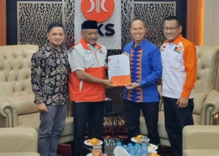 Optimis Menang, DPP PKS Serahkan SK Dukungan untuk Yudha Pratomo-Baharuddin Maju di Pilwako Palembang 2024