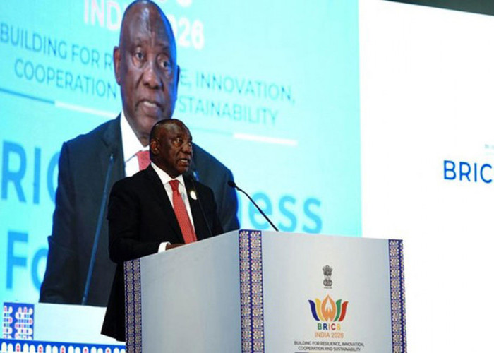 Pulang dari Hadiri KTT BRICS, Presiden Afsel Jatuh Sakit