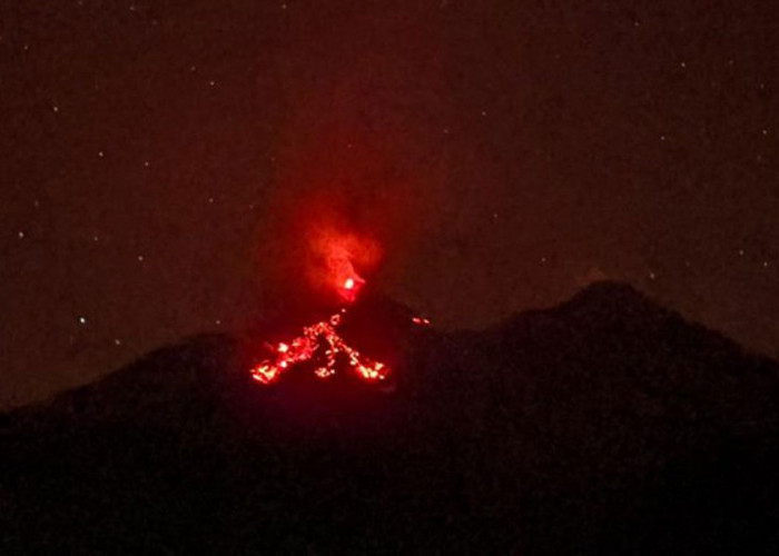 Gunung Karangetang Erupsi, Guguran Lava Mencapai 1,5 km