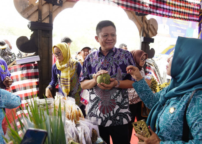 Bupati Enos Bertekad Desa Darma Buana jadi Desa Wisata Budaya, Balinya OKU Timur