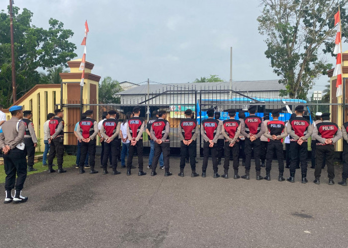 Tingkatkan Kesiapsiagaan Personel, Polres OKI Gelar Simulasi Sispam Mako