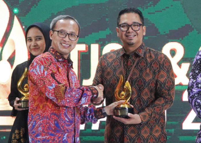 Buah Komitmen Penuh, Semen Baturaja Raih 2 Penghargaan TJSL & CSR Award 2024