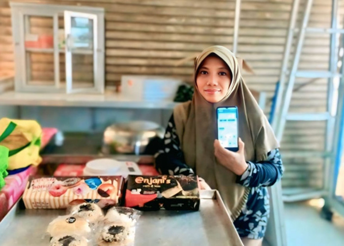 Bangkit dari Keterbatasan, Usaha Kue Tantiningsih Mampu Topang Ekonomi Keluarga Berkat Sinergi Holding UMi