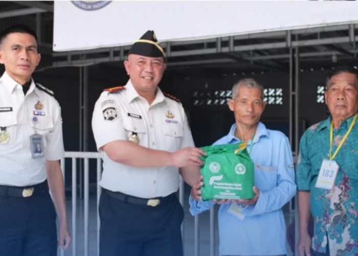 Lapas Tanjung Raja Gelar Bakti Sosial, Bagikan 20 Paket Sembako kepada Keluarga Warga Binaan