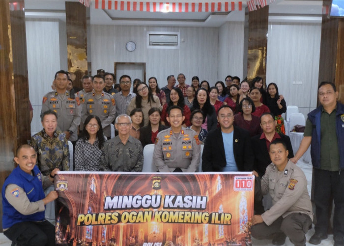 Kapolres OKI Perkuat Toleransi dan Kedekatan dengan Jemaat Gereja di Polisi Minggu Kasih