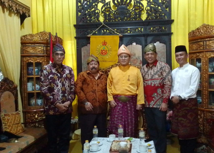 Dirut PT Timah Indonesia dan Ketua PW MABMI Bangka Belitung Temui Sultan Mahmud Badaruddin IV, Bahas Budaya