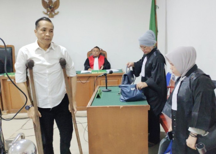 Tersandung Gratifikasi Rp1,3 Miliar, Kadisnakertrans Sumsel Deliar Marzoeki Dituntut 8 Tahun Penjara